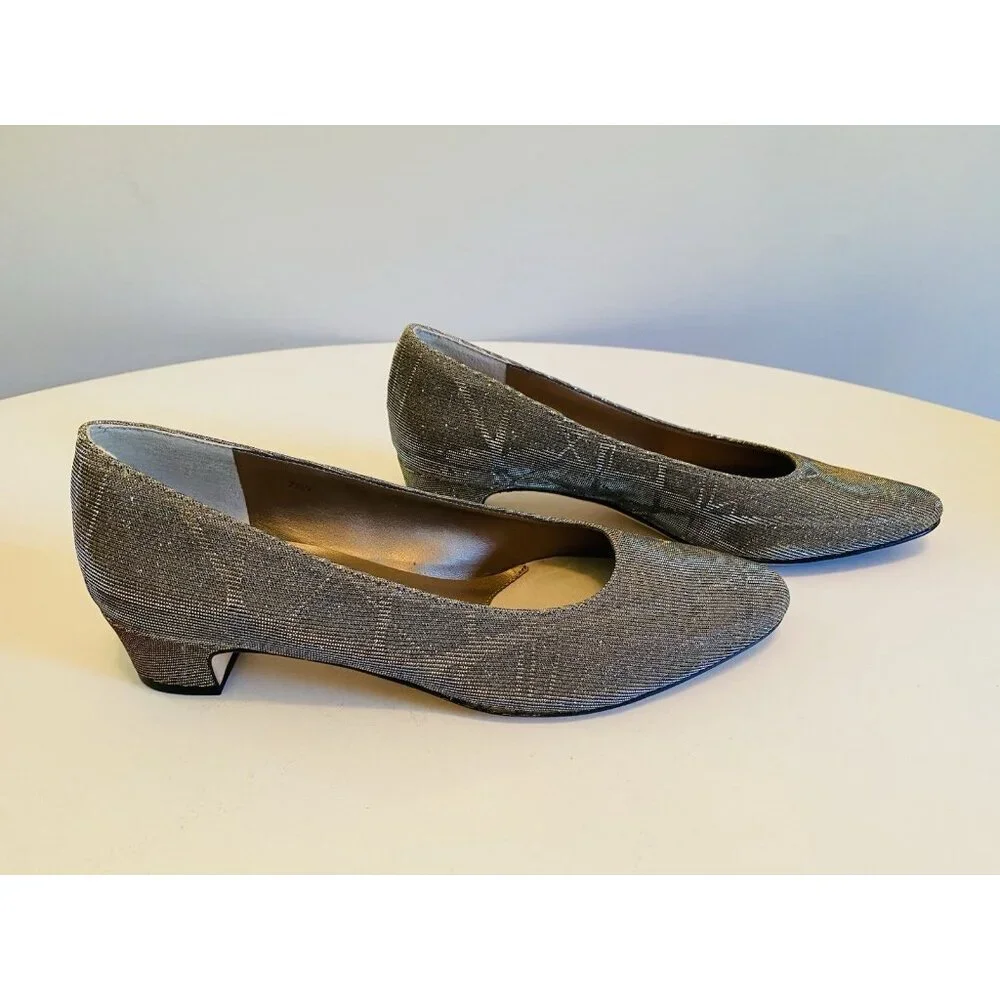 NIB Vaneli Astyr Platinum Nizza Women's 7.5 N Almond Toe Pumps Shoes